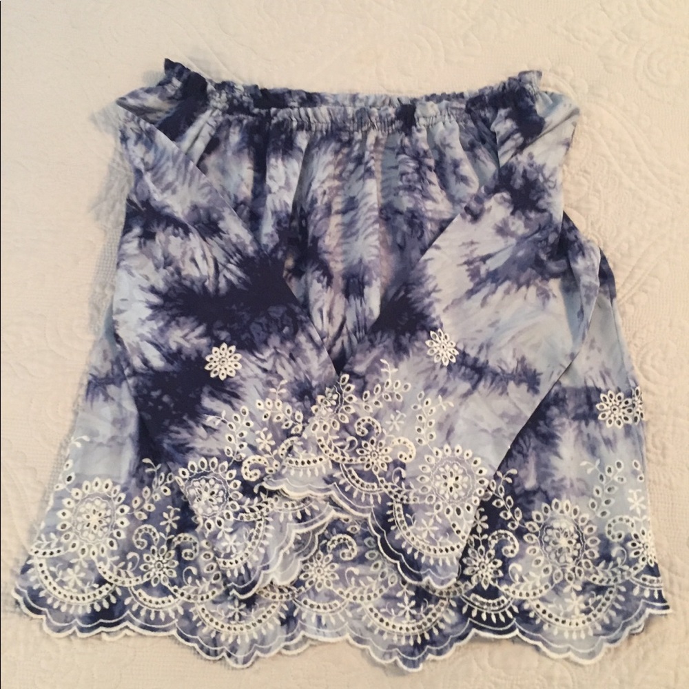 Romeo & Juliet Off The Shoulder Crop Top - Picture 3 of 5